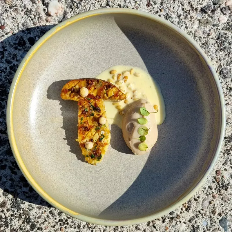 Plat gastronomique du restaurant La Cours des Sens à Ceintrey